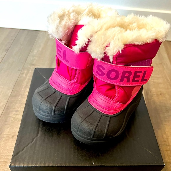 Sorel Winter Boots  toddler size 6 - Picture 1 of 4
